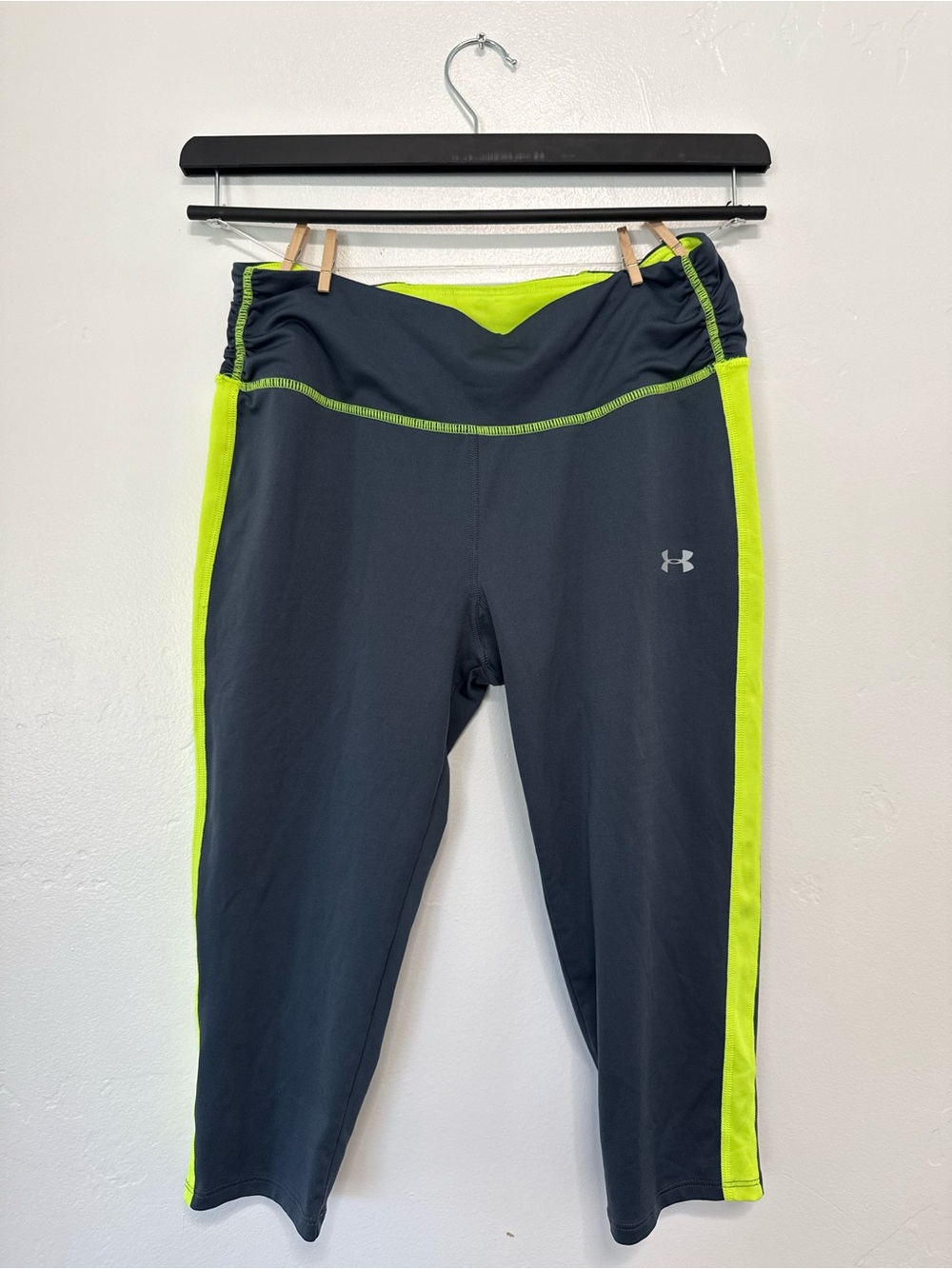 Under Armour Women’s Capri Leggings Size Small